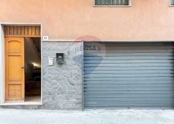 Edificio all\'aperto - Casa indipendente Via Laudani
 
85, Biancavilla - foto 3