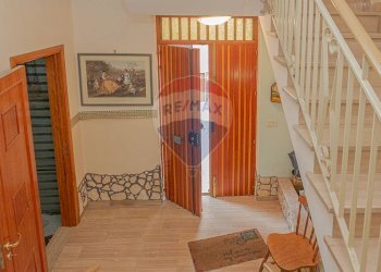 Scale - Casa indipendente Via Laudani
 
85, Biancavilla - foto 4