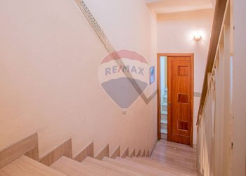 Scale - Casa indipendente Via Laudani
 
85, Biancavilla - foto 6