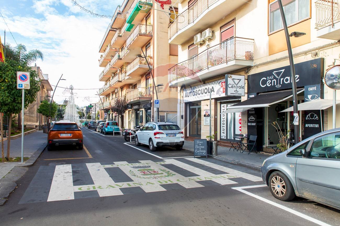 Edificio all\'aperto - Cafeteria - Cold Bar via Guglielmo Marconi
 
25, Gravina di Catania - photo 2