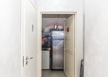 Cucina - Cafeteria - Cold Bar via Guglielmo Marconi
 
25, Gravina di Catania - photo 24