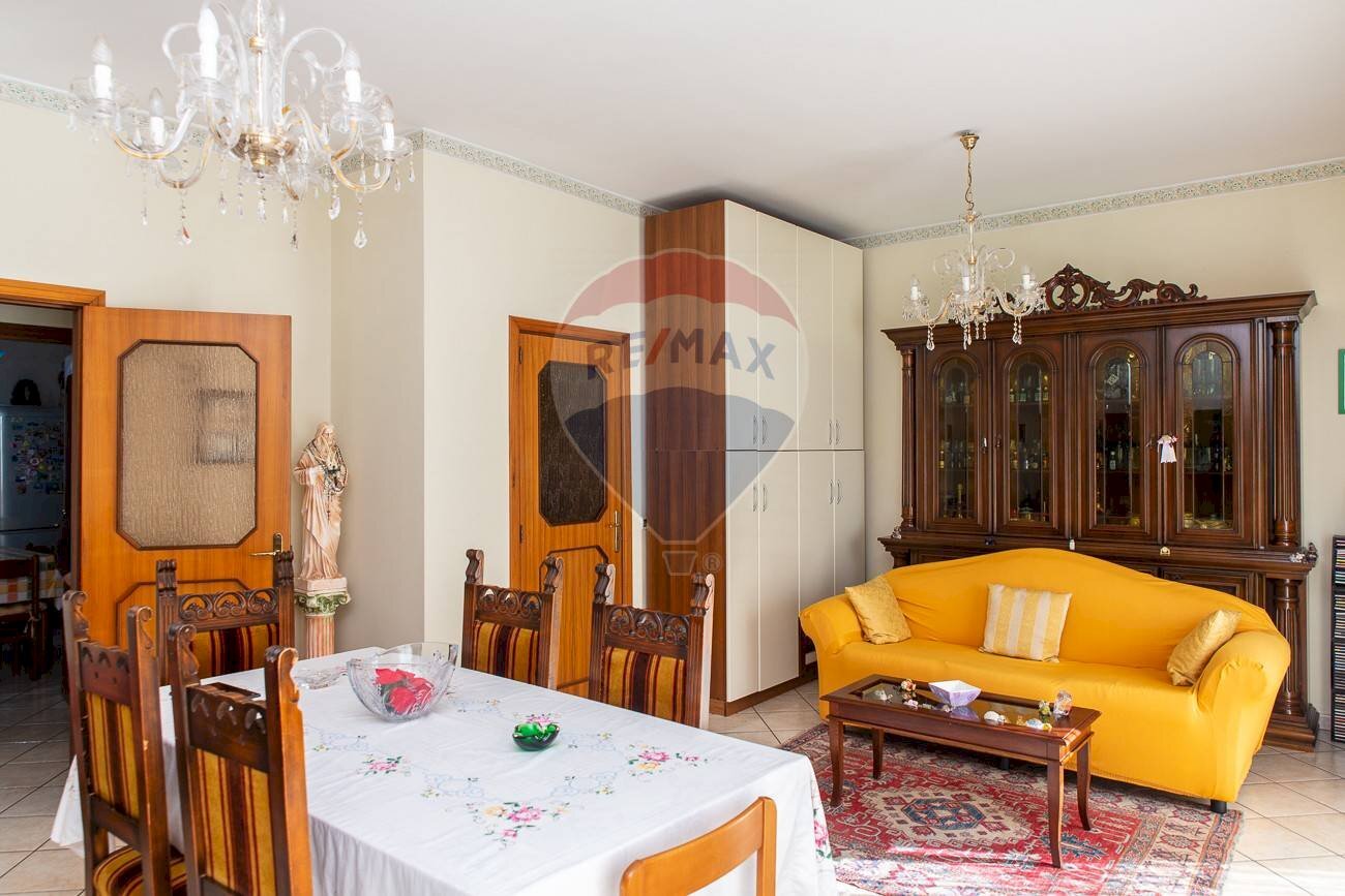 Sala da pranzo - Quadrilocale Via Sebastiano Catania
 
316, Catania - foto 2