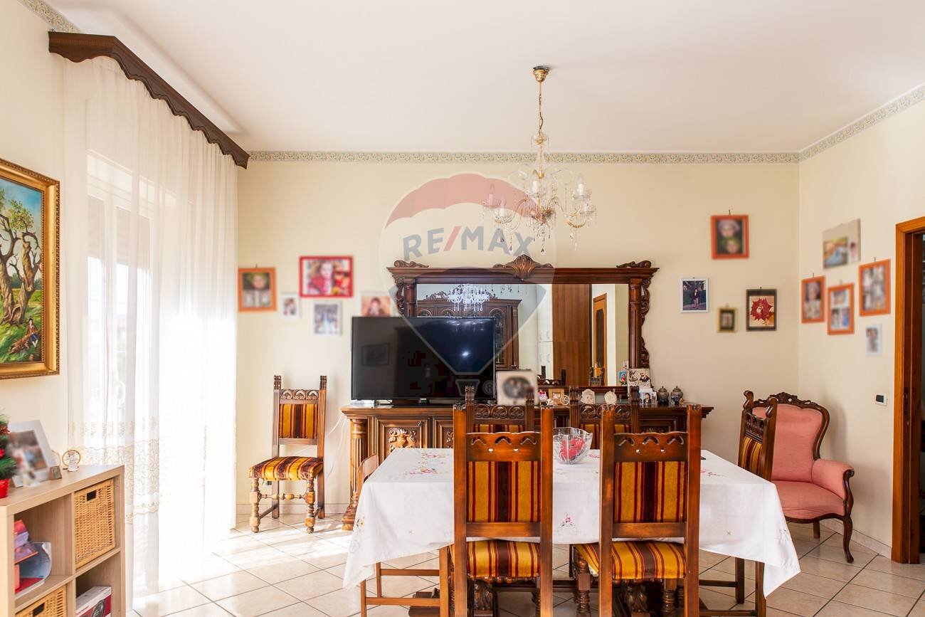 Sala da pranzo - Quadrilocale Via Sebastiano Catania
 
316, Catania - foto 3