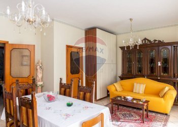 Sala da pranzo - Quadrilocale Via Sebastiano Catania
 
316, Catania - foto 2