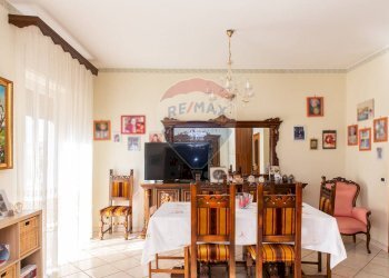 Sala da pranzo - Quadrilocale Via Sebastiano Catania
 
316, Catania - foto 3