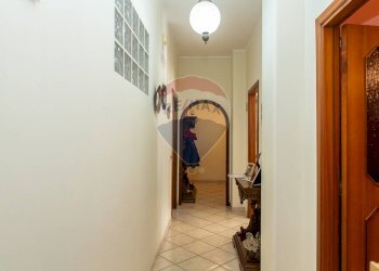 Hall / corridoio - Quadrilocale Via Sebastiano Catania
 
316, Catania - foto 6