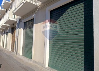 Edificio all\'aperto - Negozio via Alessandro Manzoni
 
10, 12a, Giarre - foto 6