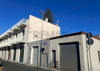 Casa all\'aperto - Negozio via Alessandro Manzoni
 
10, 12a, Giarre - foto 7