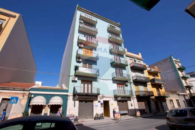 Edificio all\'aperto - Quadrilocale via giovanni lavaggi
 
127, Augusta - foto 1