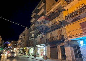 Edificio all\'aperto - Quadrilocale via giovanni lavaggi
 
127, Augusta - foto 2