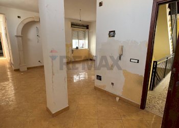 Hall / corridoio - Quadrilocale via giovanni lavaggi
 
127, Augusta - foto 8