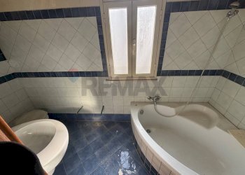 Bagno - Quadrilocale via giovanni lavaggi
 
127, Augusta - foto 22