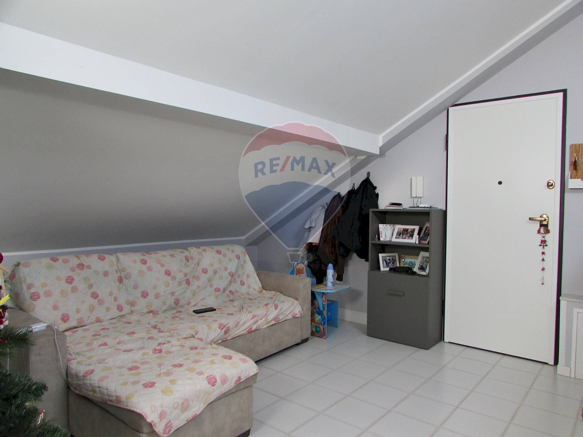 Soggiorno - Trilocale Via Marchese di Casalotto
 
68, Aci Sant'Antonio - foto 3