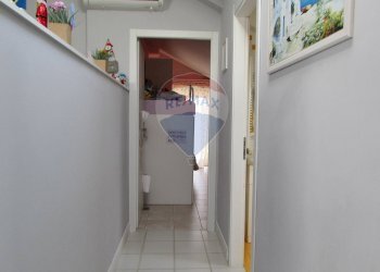 Hall / corridoio - Trilocale Via Marchese di Casalotto
 
68, Aci Sant'Antonio - foto 6