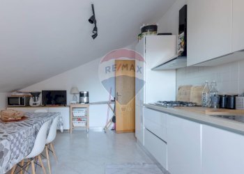 Cucina - Quadrilocale Via Santa Maria La Stella
 
95, Aci Sant'Antonio - foto 3