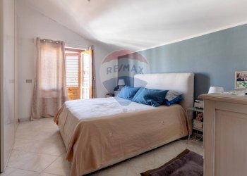 Camera / camera da letto - Quadrilocale Via Santa Maria La Stella
 
95, Aci Sant'Antonio - foto 6