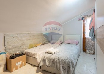 Camera / camera da letto - Quadrilocale Via Santa Maria La Stella
 
95, Aci Sant'Antonio - foto 10