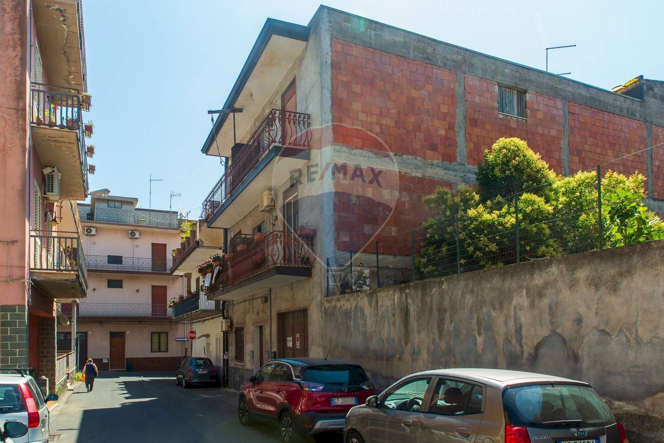 Edificio all\'aperto - Three-room apartment San Giovanni la Punta - photo 2