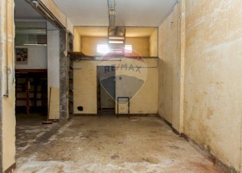 Stanza vuota - Locale Commerciale VIA CARLO PISACANE
 
25, Catania - foto 7