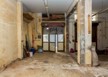 Parcheggio - Locale Commerciale VIA CARLO PISACANE
 
25, Catania - foto 9