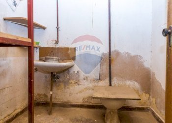 Bagno - Locale Commerciale VIA CARLO PISACANE
 
25, Catania - foto 21