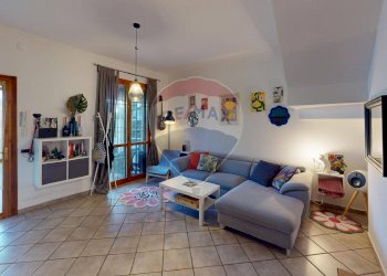 Soggiorno - Villa a Schiera Via del Pero, 4
 
4, Rodano - foto 4