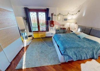 Camera / camera da letto - Villa a Schiera Via del Pero, 4
 
4, Rodano - foto 15