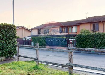 Casa all\'aperto - Villa a Schiera Via del Pero, 4
 
4, Rodano - foto 26