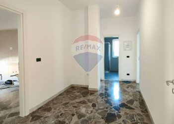 Hall / corridoio - Trilocale Stradella Petrera
 
4, Bari - foto 8