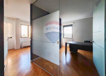 Camera / camera da letto - Ufficio Via Edmondo Caccuri
 
7, Bari - foto 24