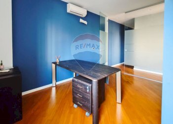 Camera / camera da letto - Ufficio Via Edmondo Caccuri
 
7, Bari - foto 26