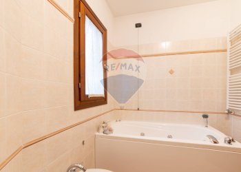 Bagno - Independent house VIA I POZZI
 
16, Terranuova Bracciolini - photo 17