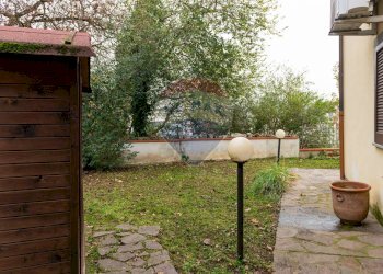 Giardino - Independent house VIA I POZZI
 
16, Terranuova Bracciolini - photo 23