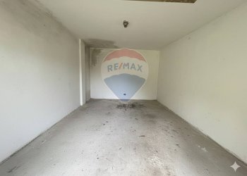 Stanza vuota - Quadrilocale Località Villini
 
220, Cavriglia - foto 21