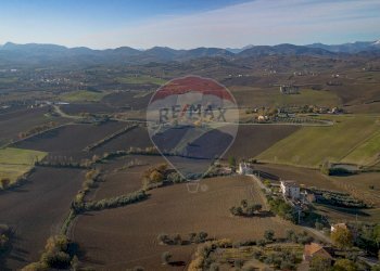 Vista delle montagne - Rustico Via fratelli Kennedy
 
64, Barbara - foto 9