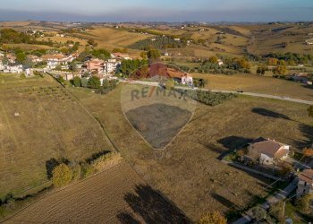 Vista delle montagne - Terreno edificabile VIA FRATELLI KENNEDY
 
66, Barbara - foto 4