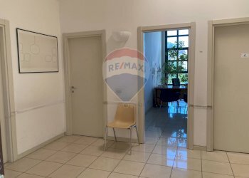 Hall / corridoio - Ufficio Via  Scipone Lapi
 
4, Città di Castello - foto 6