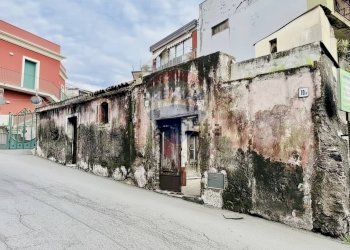 Edificio all\'aperto - Casa indipendente Via Miracoli
 
12, Acireale - foto 1