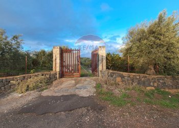 Casa all\'aperto - Terreno edificabile via giuseppe tomasi di lampedusa
 
S/N, Santa Maria di Licodia - foto 1