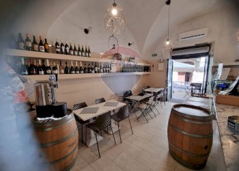 Sala da pranzo - Attività Commerciale Via Pacini
 
34, Catania - foto 2