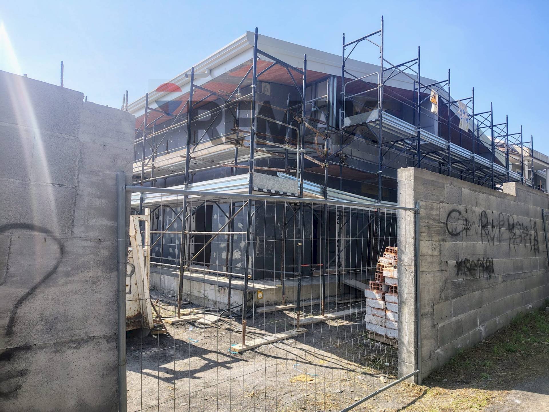 Edificio all\'aperto - Villa Via Arezzo
 
snc, San Giovanni la Punta - photo 2