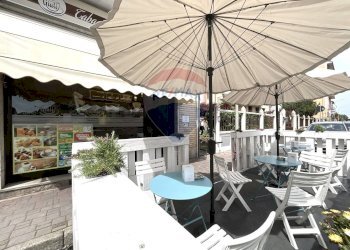 Terrazza - Attività Commerciale Arese - foto 1