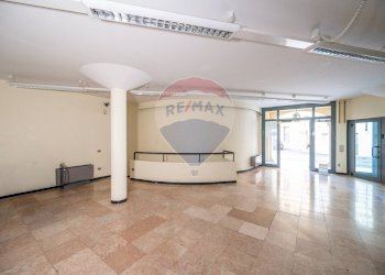 Ricezione / Lobby - Ufficio Via Del Lino
 
36, Casalmaggiore - foto 16