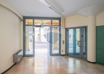 Ricezione / Lobby - Ufficio Via Del Lino
 
36, Casalmaggiore - foto 20