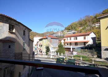 Edificio all\'aperto - Casa indipendente Piazza Balocco
 
7, Cengio - foto 9