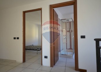 Hall / corridoio - Casa indipendente Piazza Balocco
 
7, Cengio - foto 20