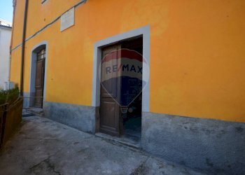 Edificio all\'aperto - Casa indipendente Piazza Balocco
 
7, Cengio - foto 38