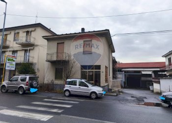Edificio all\'aperto - Casa indipendente via Mazzini
 
30, Cengio - foto 1
