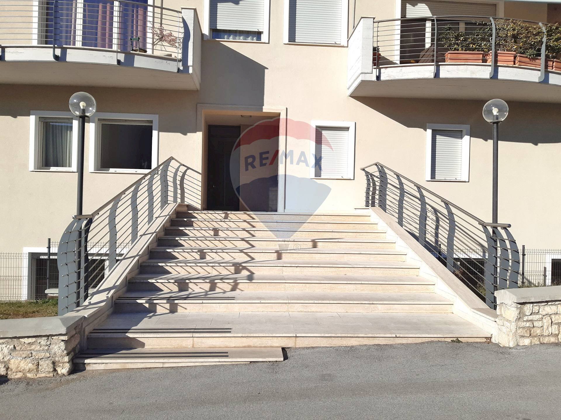 Edificio all\'aperto - Office Via Porta Napoli
 
16, L'Aquila - photo 2