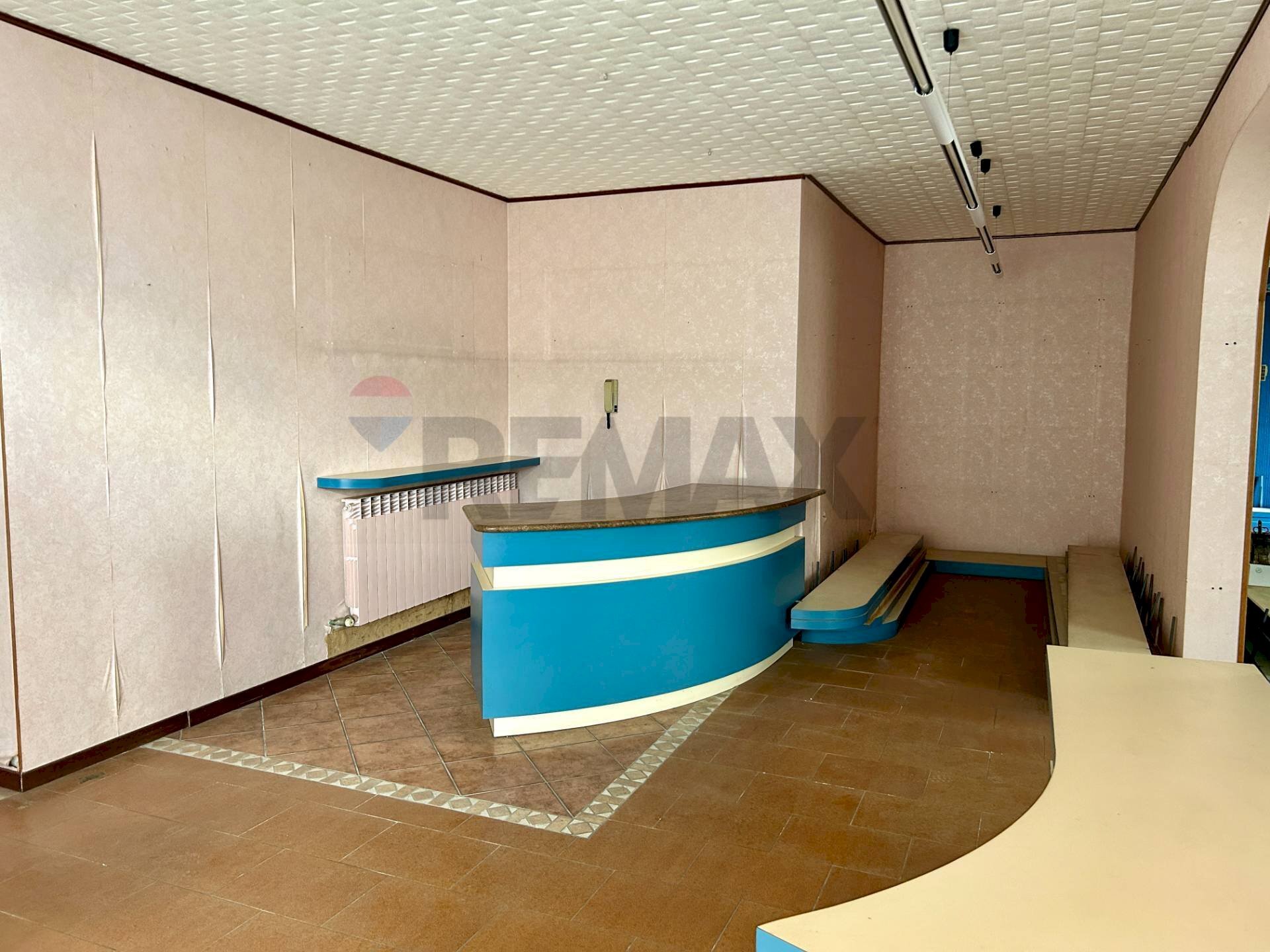 Piscina - Locale Commerciale Lovere - foto 3